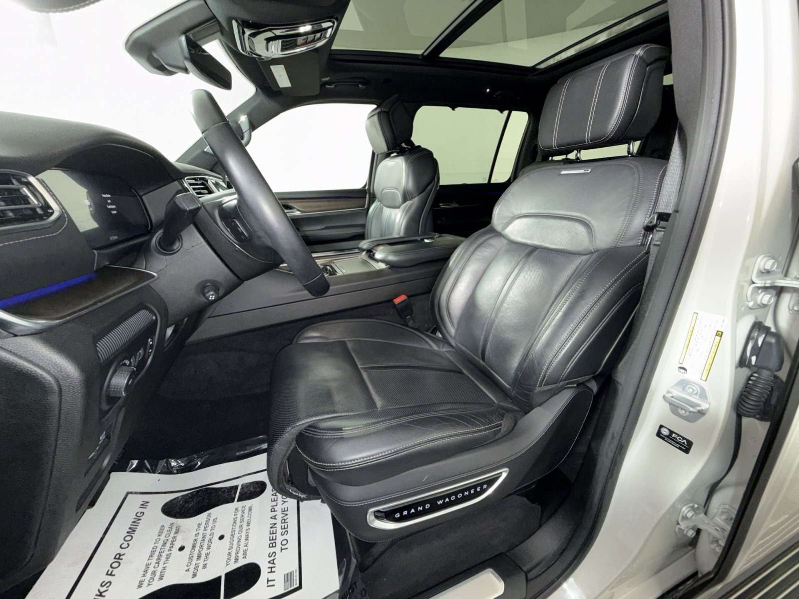 Used 2022 Jeep Grand Wagoneer Series I AWD/4WD image 13