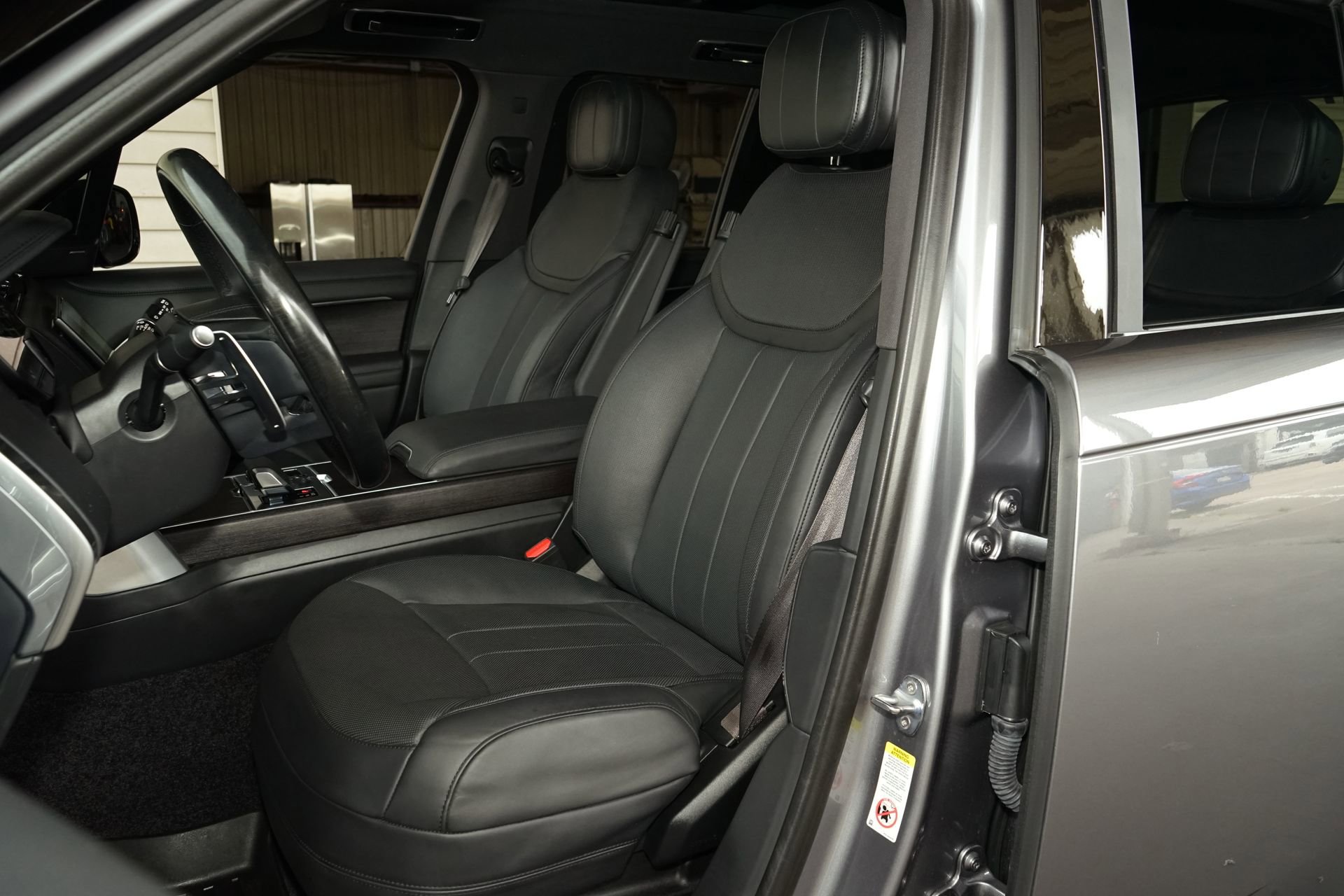 Used 2023 Land Rover Range Rover SE AWD/4WD image 9
