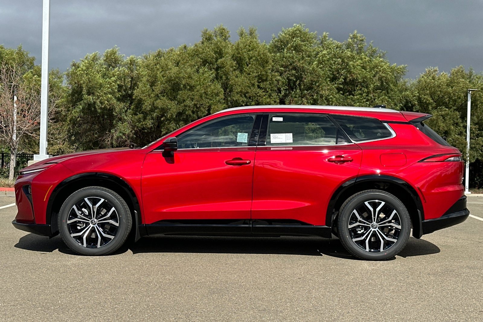 New 2025 Toyota Crown Signia image 9