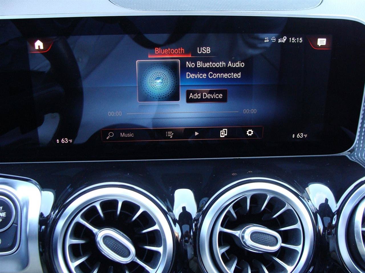 Used 2020 Mercedes-Benz GLB 250 4MATIC w/ Premium Package image 21