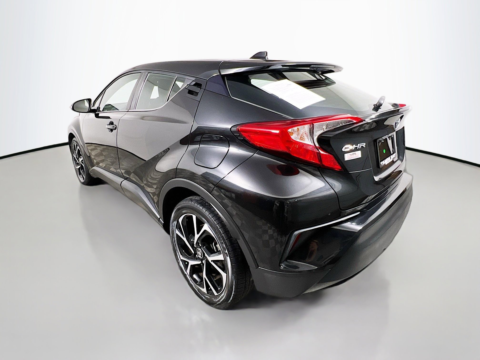 Used 2021 Toyota C-HR XLE image 8