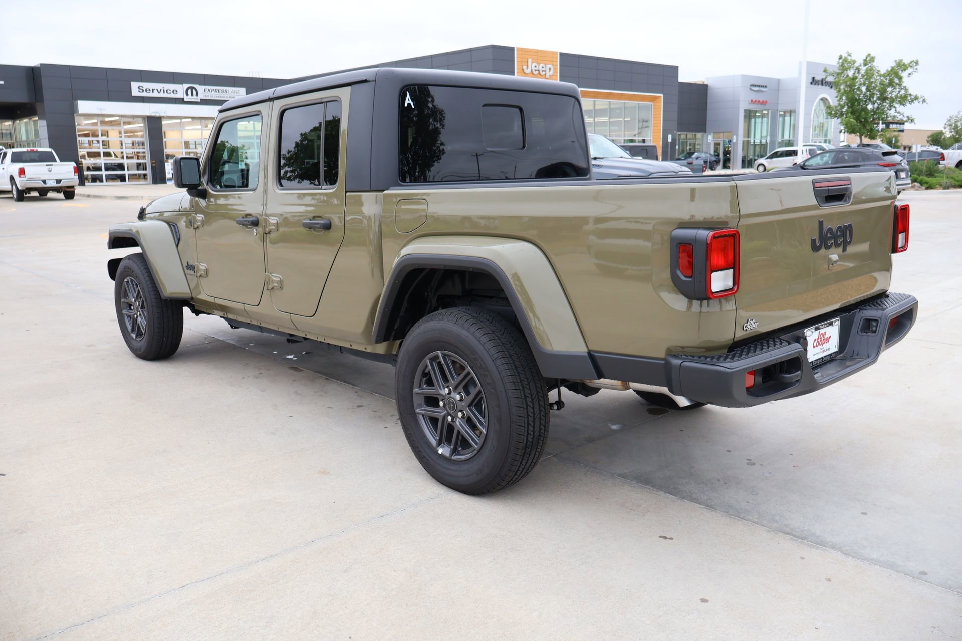 New 2025 Jeep Gladiator Sport AWD/4WD image 22