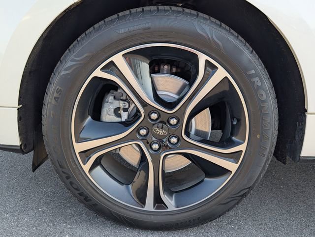 Used 2020 Ford Edge ST image 13