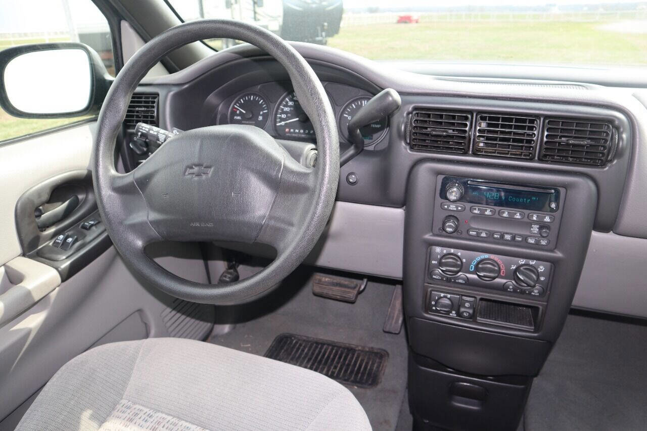 Used 2004 Chevrolet Venture LS w/ Easy Order Package image 35