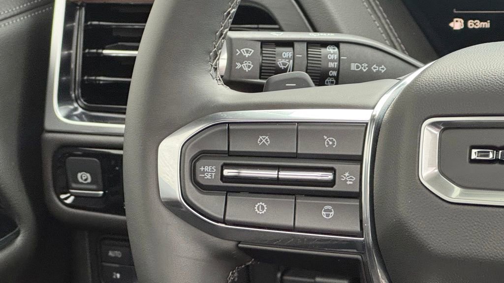 Used 2025 GMC Yukon Denali w/ Advanced Technology Package image 21