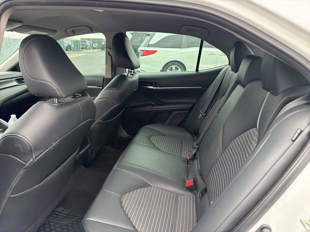 Used 2019 Toyota Camry SE image 12