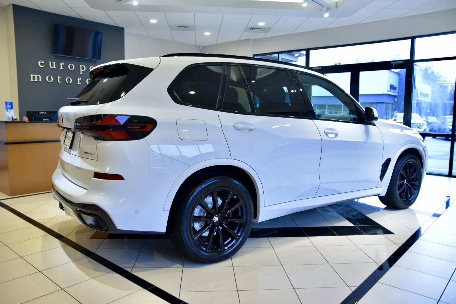 Used 2024 BMW X5 xDrive40i w/ M Sport Package image 6