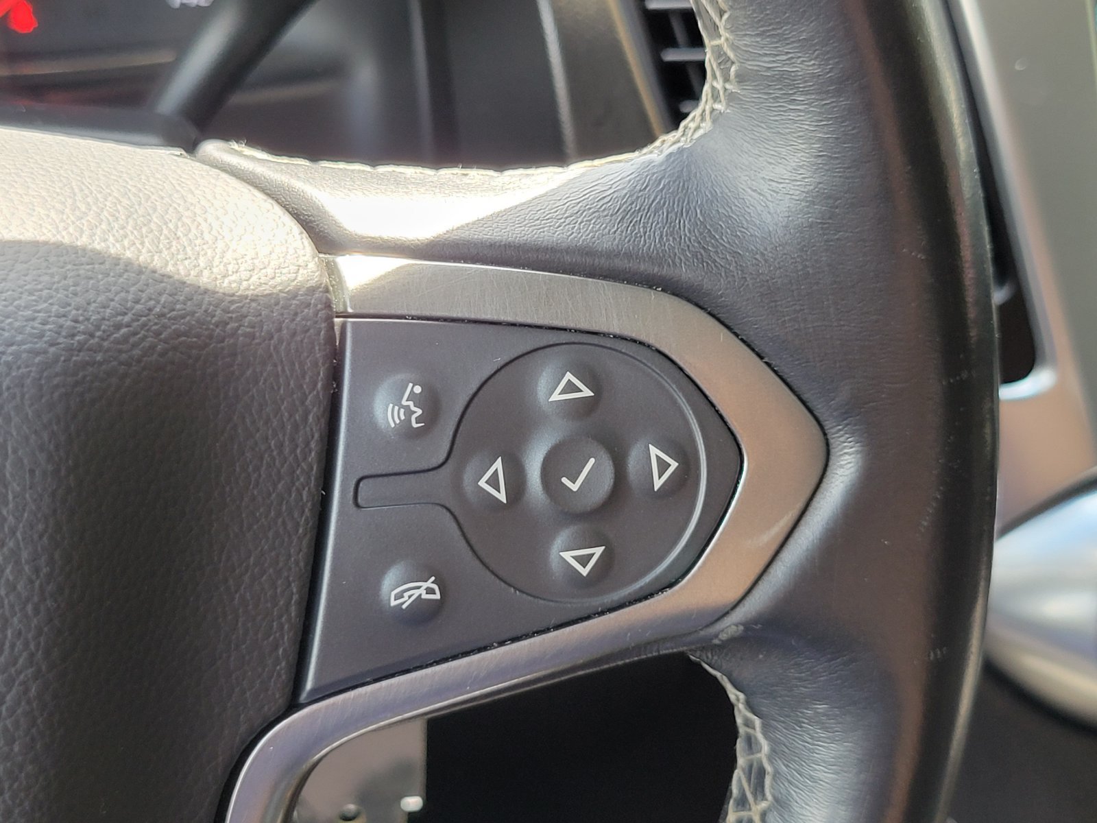 Used 2019 Chevrolet Tahoe LS RWD image 18