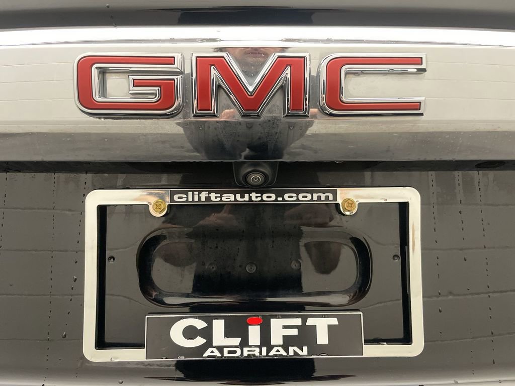 Used 2023 GMC Yukon XL SLT image 27