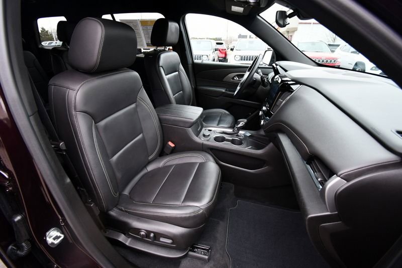 Used 2023 Chevrolet Traverse LT AWD/4WD image 20