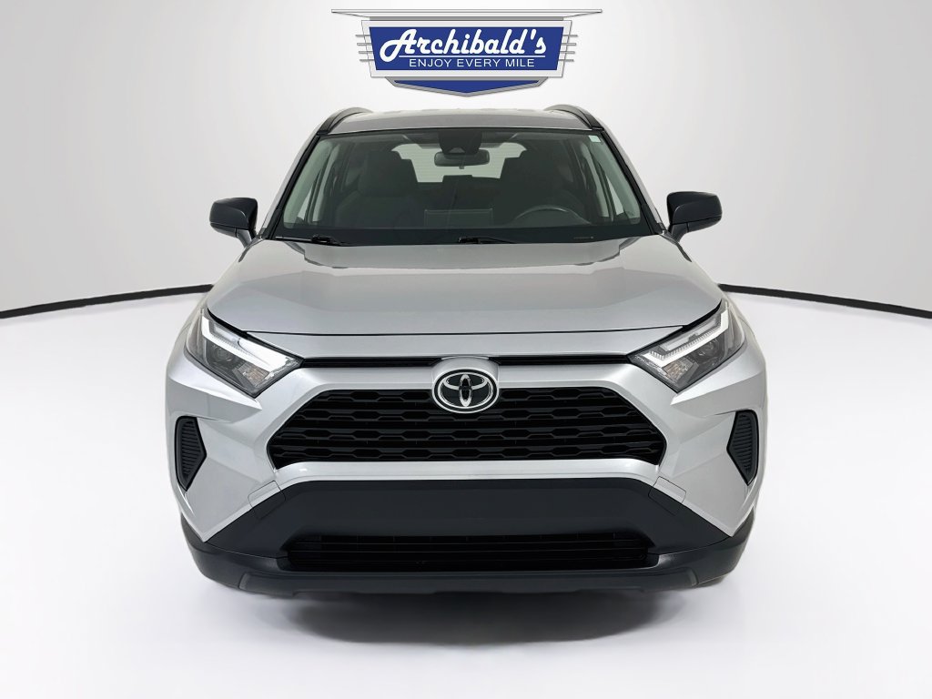 Used 2025 Toyota RAV4 LE AWD/4WD image 2