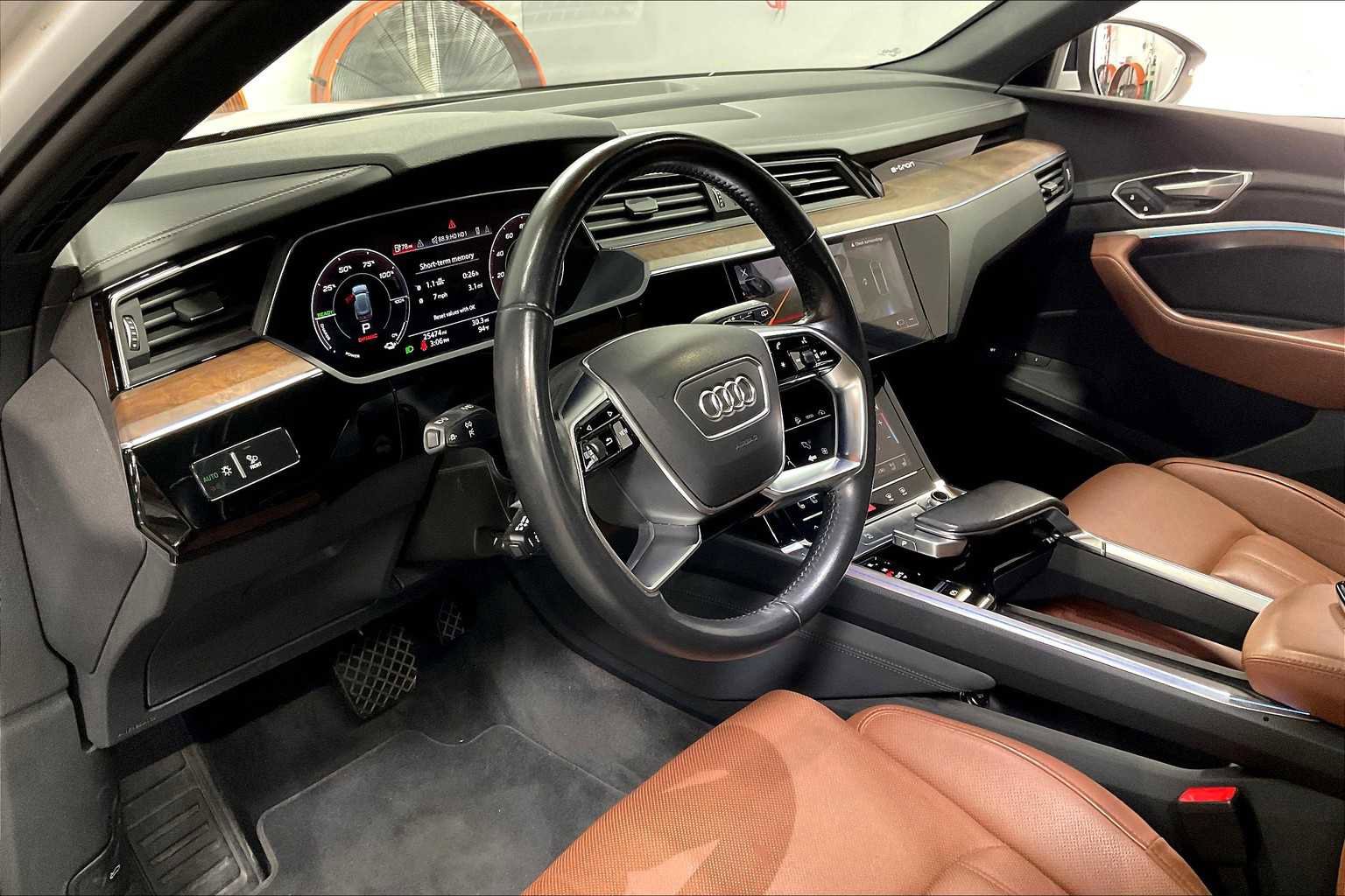 Certified 2021 Audi e-tron Prestige w/ Prestige Package image 16