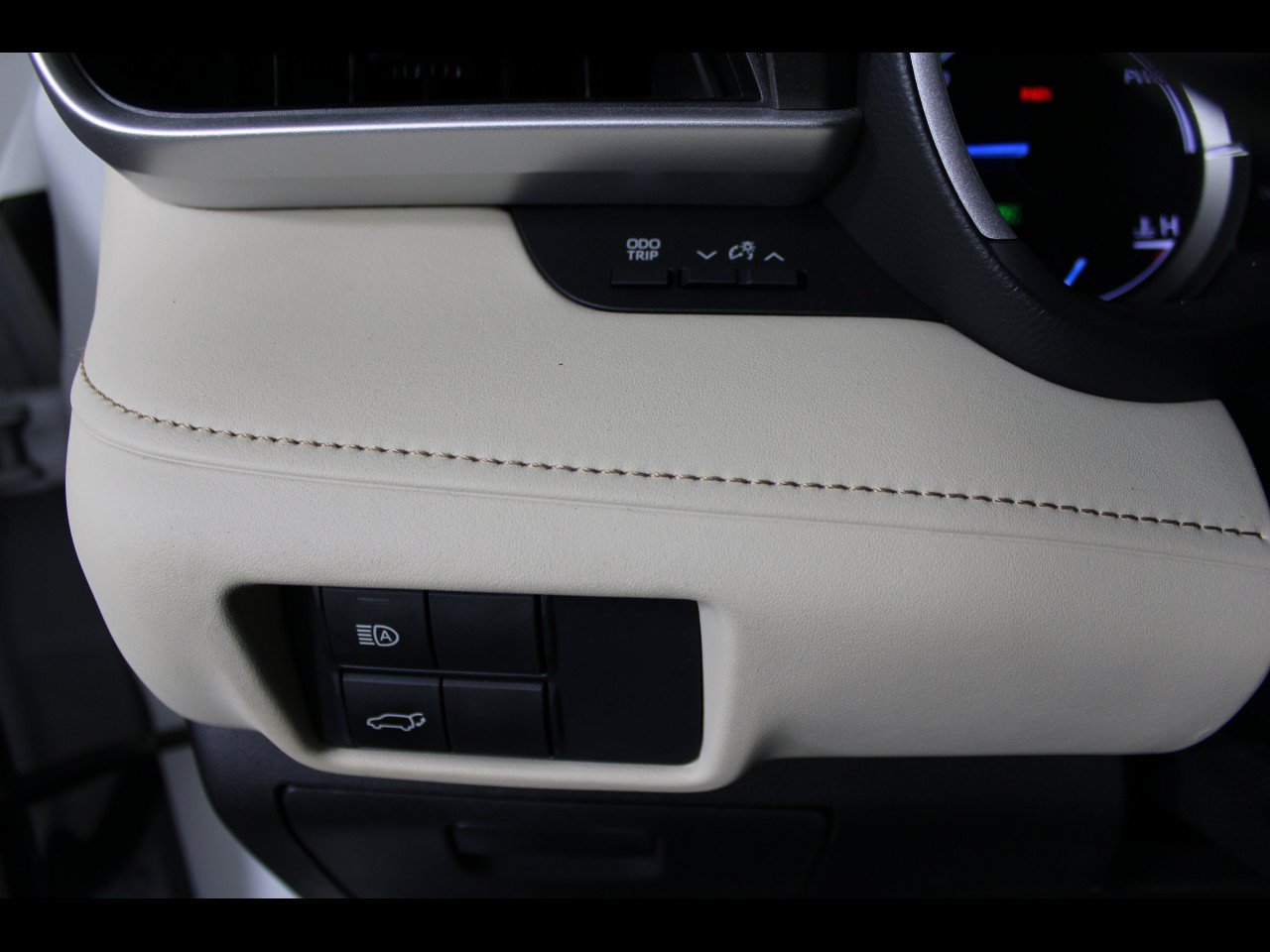 Used 2024 Toyota Highlander XLE FWD image 17