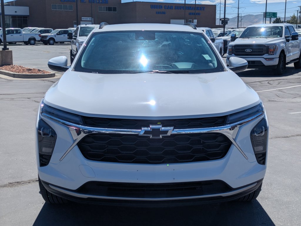 Used 2024 Chevrolet Trax LT w/ Driver Confidence Package FWD image 11
