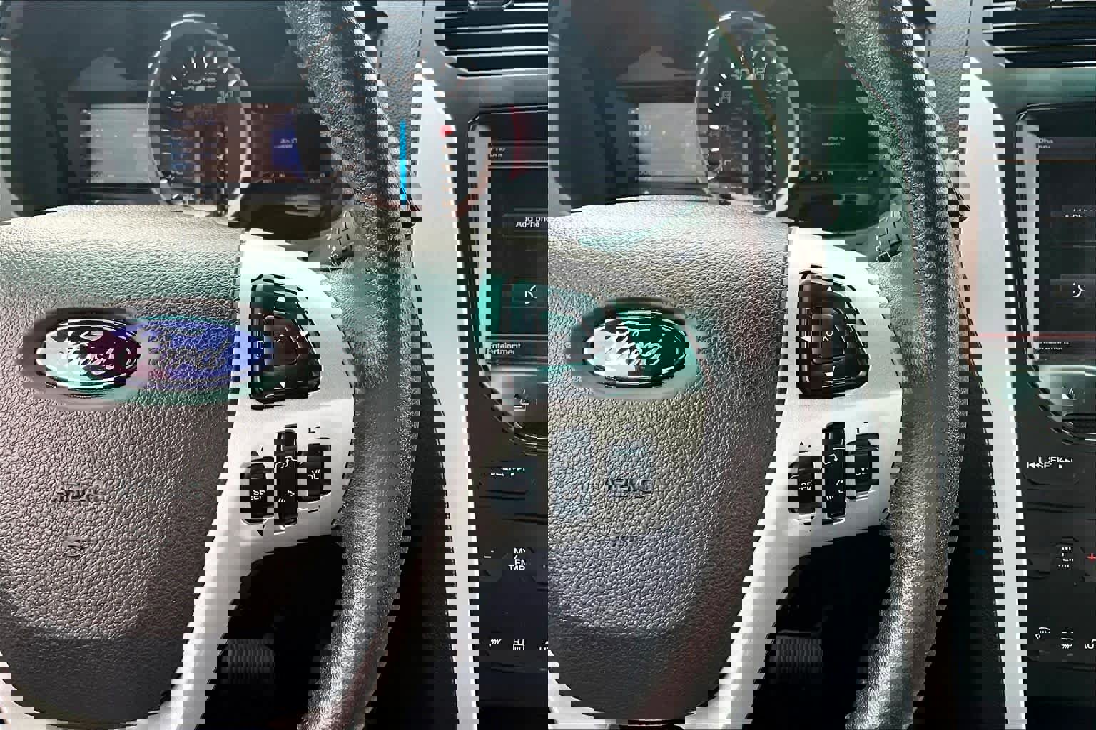 Used 2015 Ford Explorer XLT w/ Equipment Group 202A image 25