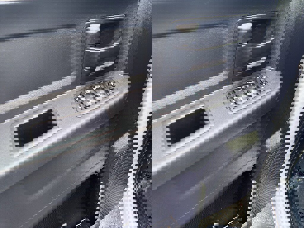 Used 2016 RAM 3500 Tradesman w/ Chrome Appearance Group image 7