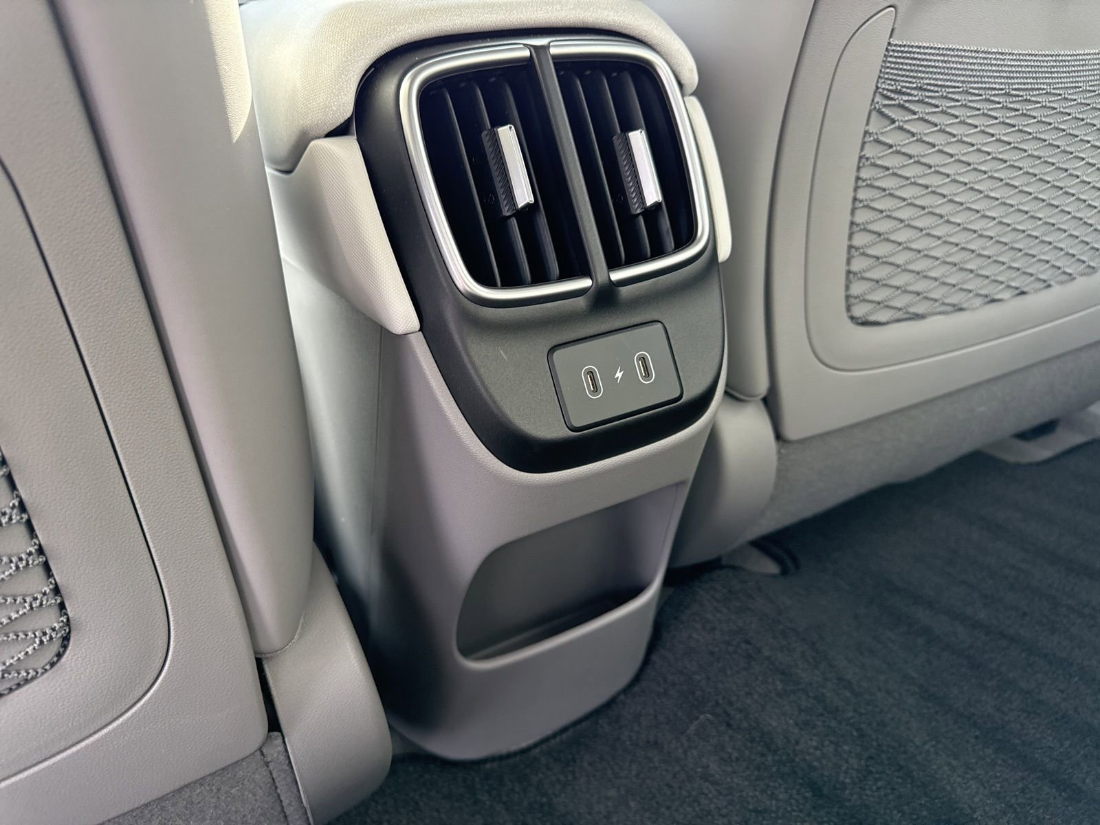 Used 2025 Hyundai Ioniq 6 Limited image 17