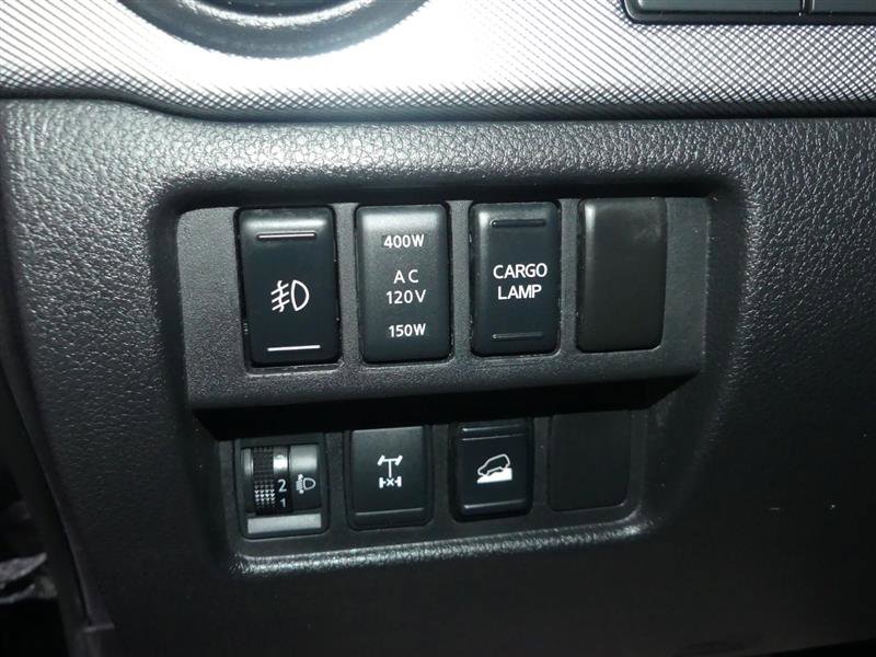 Used 2019 Nissan Titan PRO-4X image 27