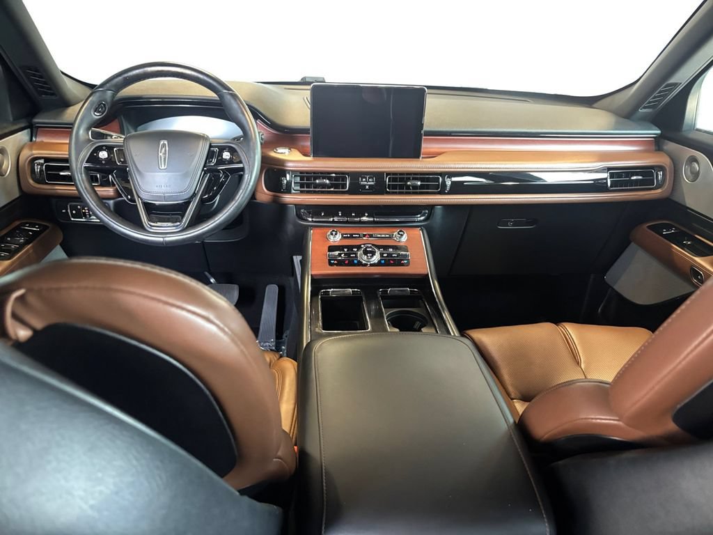 Used 2020 Lincoln Aviator Reserve w/ Equipment Group 202A AWD/4WD image 11
