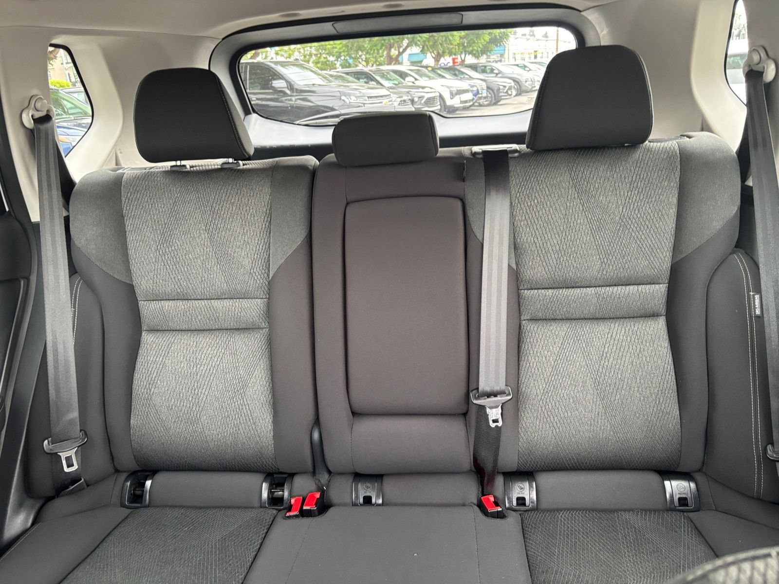 Used 2025 Nissan Rogue SV FWD image 38