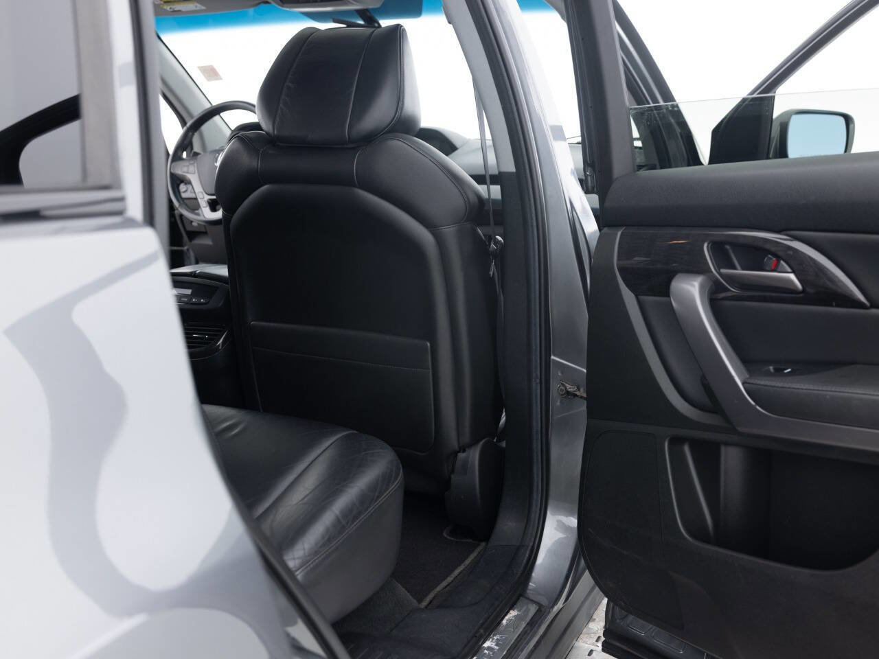 Used 2008 Acura MDX w/ Technology Package AWD/4WD image 30