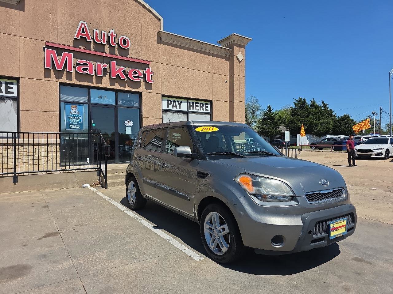 Used 2011 Kia Soul + w/ Audio Pkg image 3