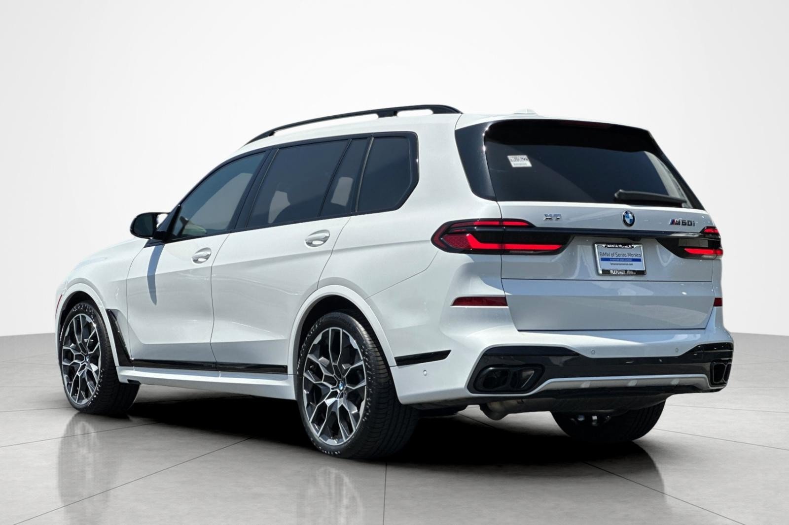 Used 2024 BMW X7 M60i w/ Executive Package AWD/4WD image 3