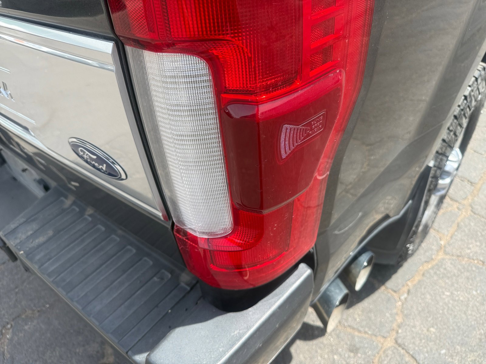 Used 2019 Ford F350 Platinum w/ Platinum Ultimate Package image 29