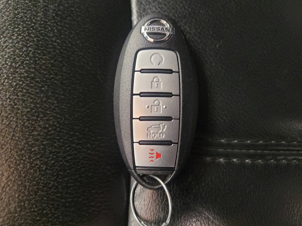 Used 2018 Nissan Pathfinder SL image 32