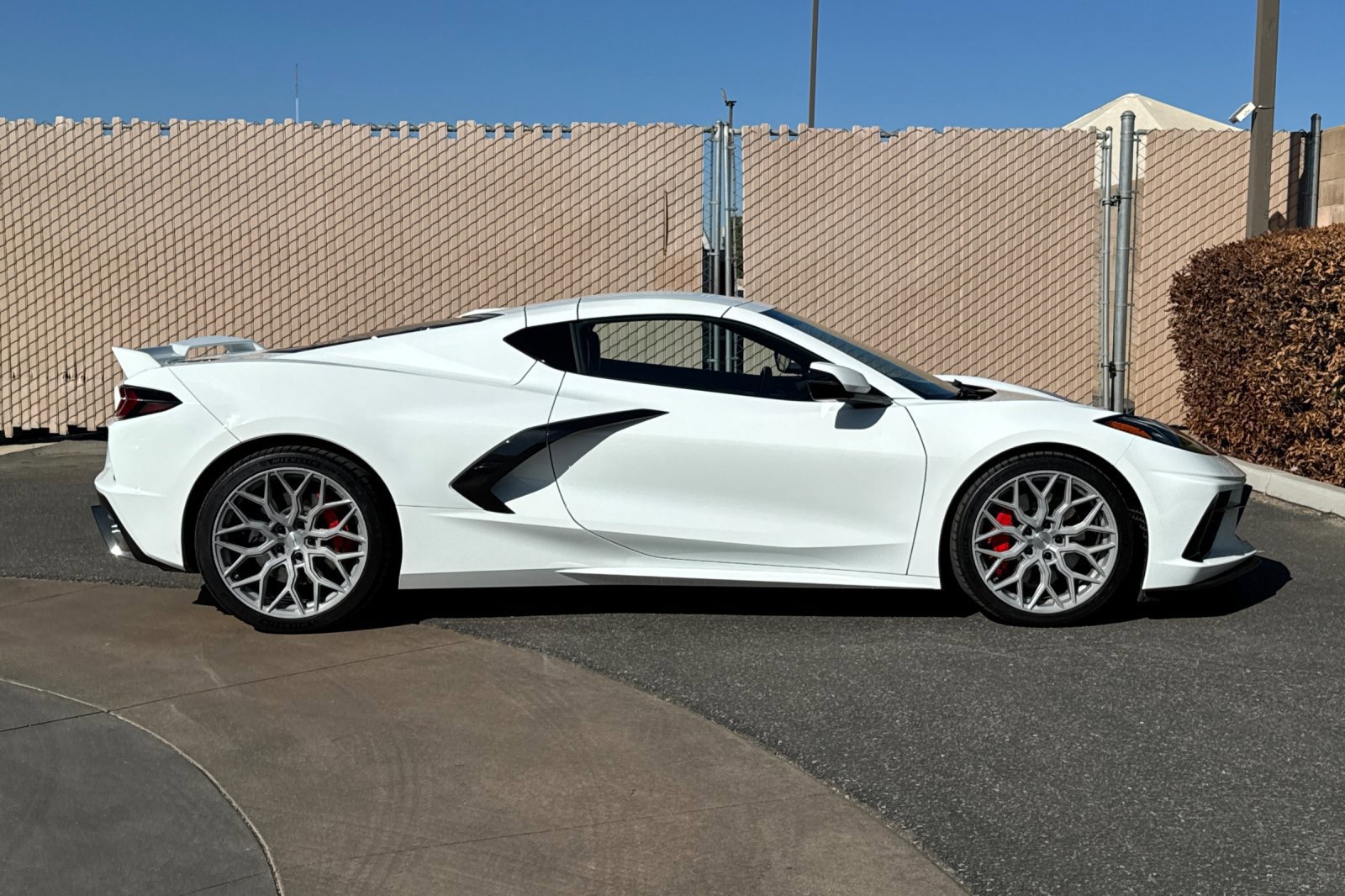 Certified 2022 Chevrolet Corvette Stingray Preferred Cpe w/ Z51 Performance Package RWD image 3