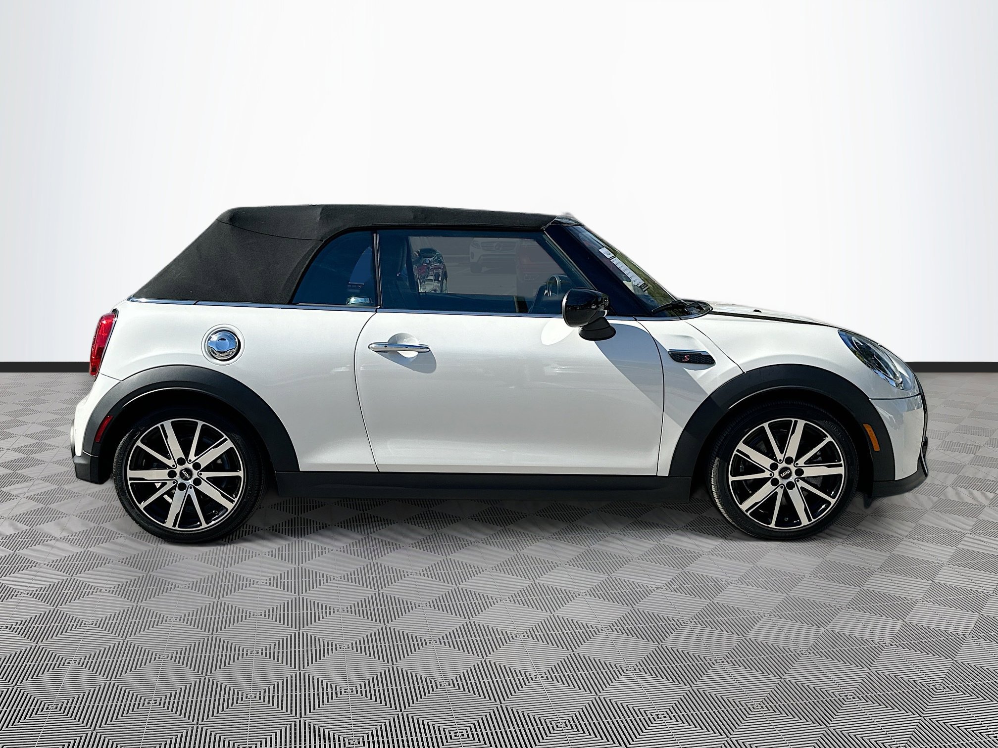 Certified 2024 MINI Cooper S w/ Signature Upholstery Package image 8