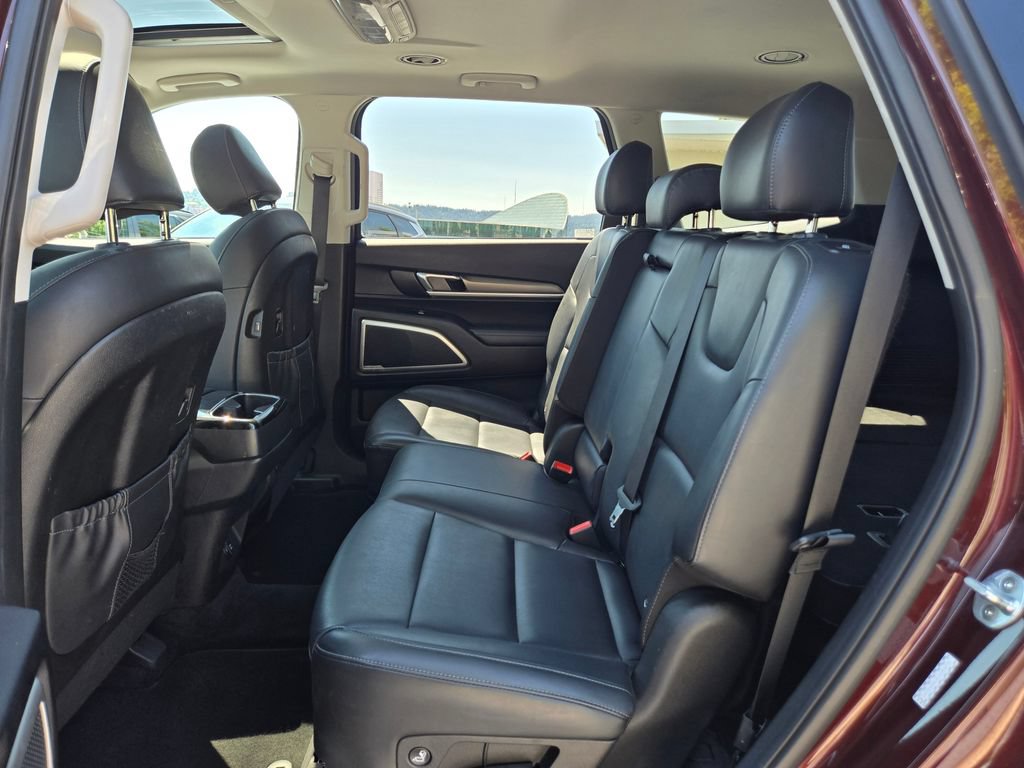 Used 2020 Kia Telluride S w/ S 8 Passenger Seating Package AWD/4WD image 16