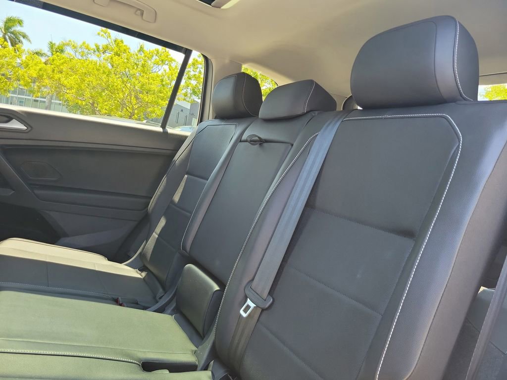 Used 2021 Volkswagen Tiguan SEL FWD image 16