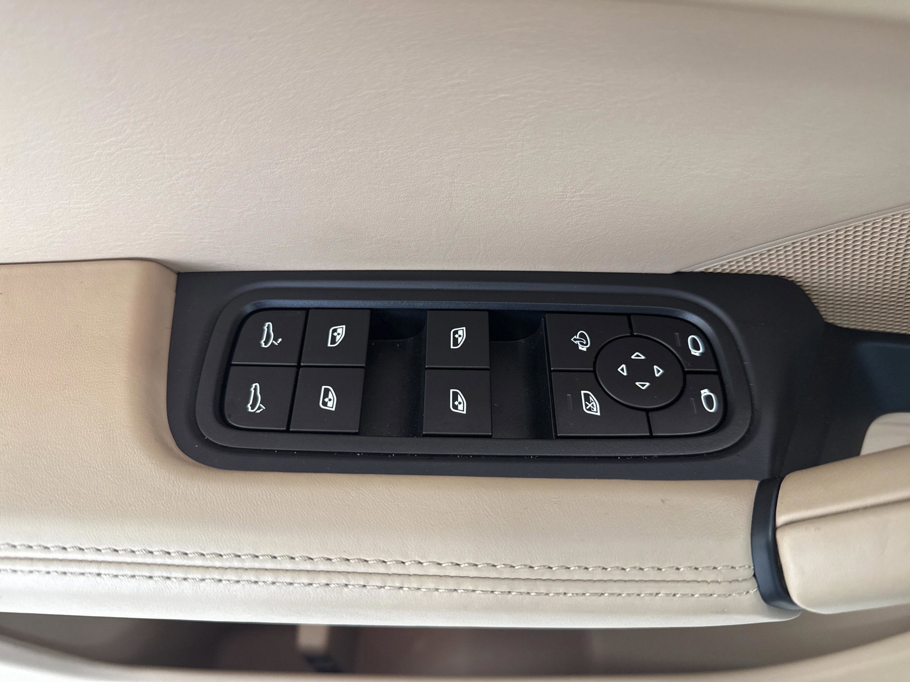 Used 2024 Porsche Cayenne image 21