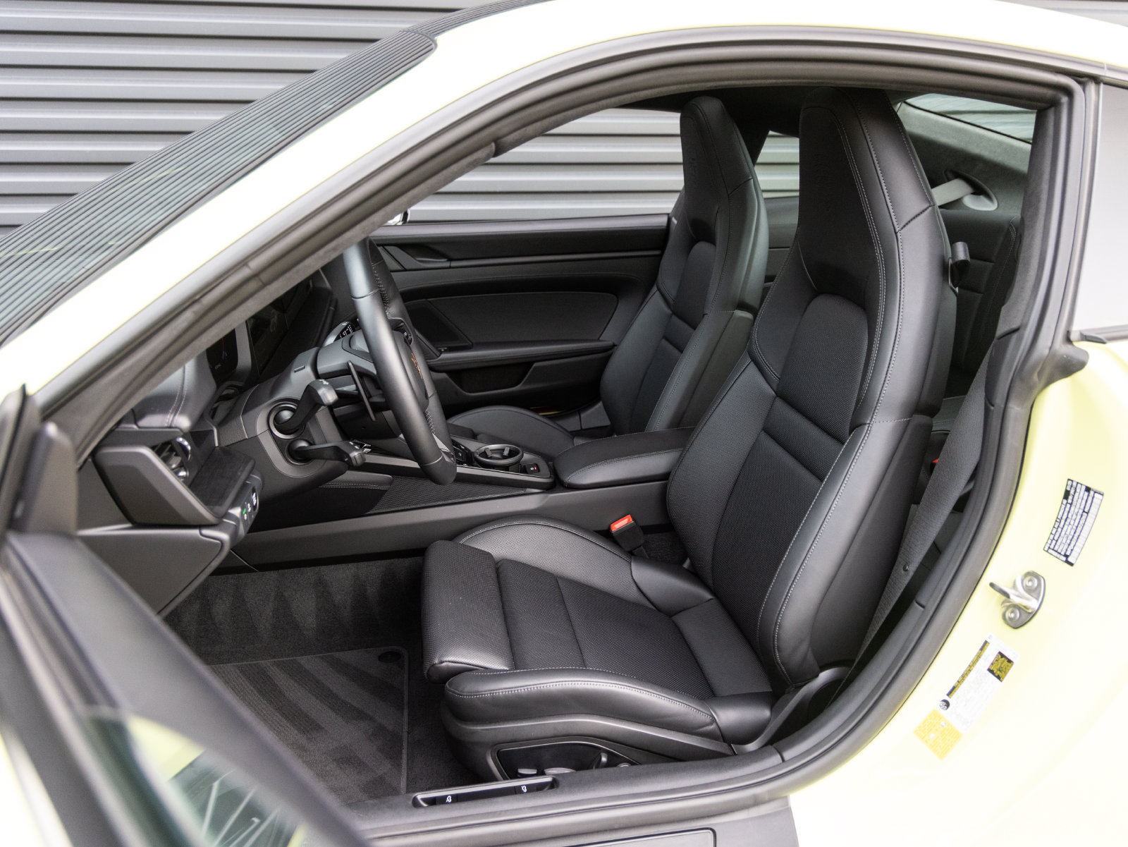 Used 2025 Porsche 911 Carrera 4 GTS AWD/4WD image 5