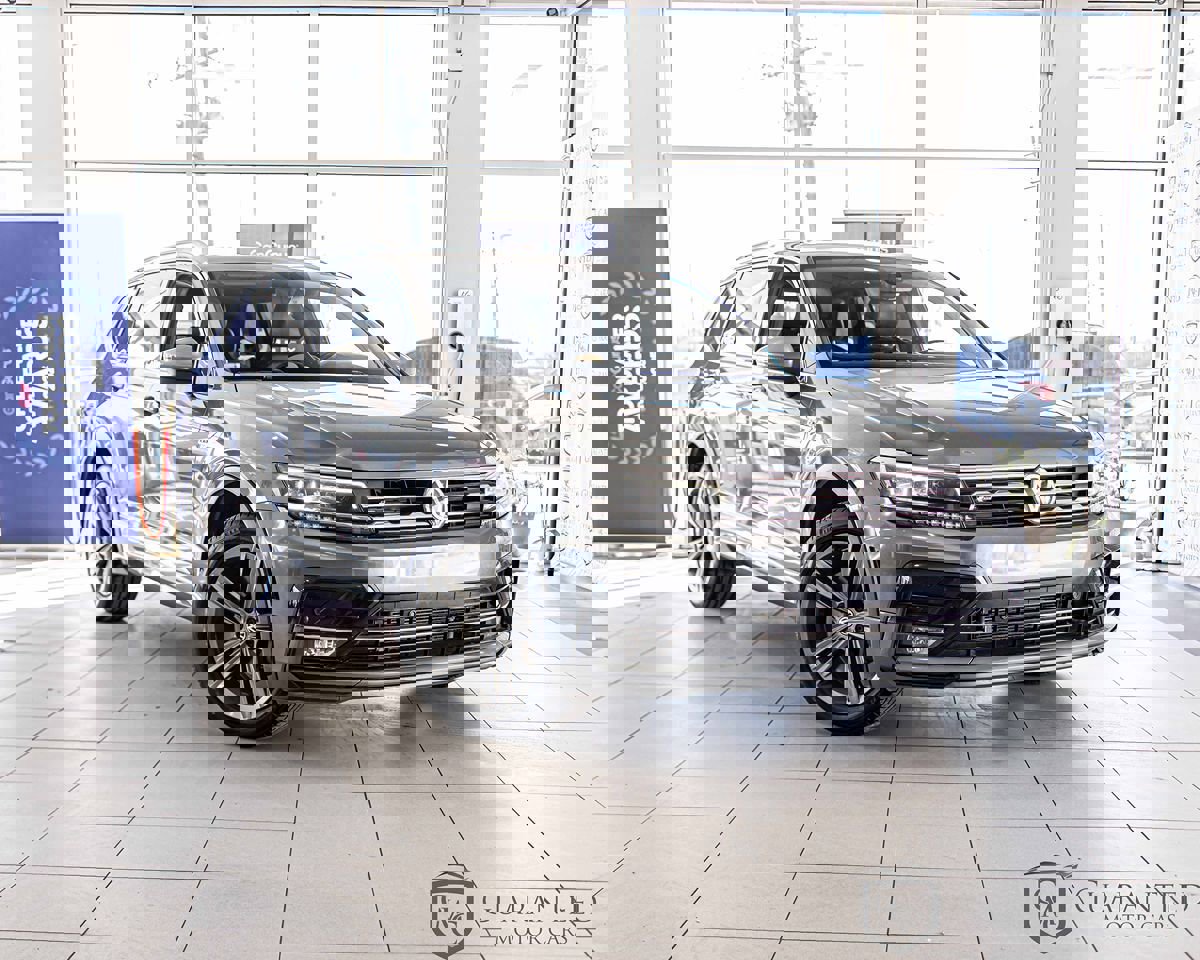 Used 2019 Volkswagen Tiguan SEL Premium image 3