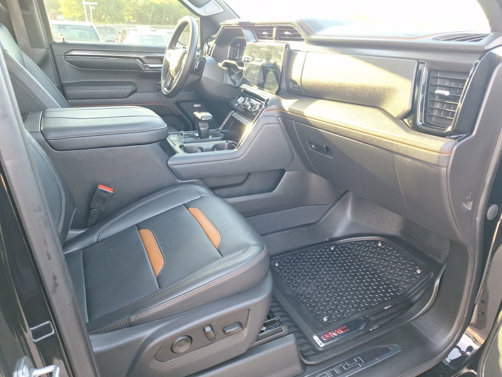 Used 2023 GMC Sierra 1500 AT4 w/ Technology Package image 33
