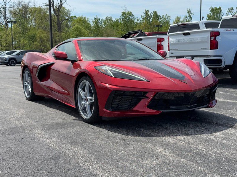 Used 2024 Chevrolet Corvette Stingray Coupe RWD image 2