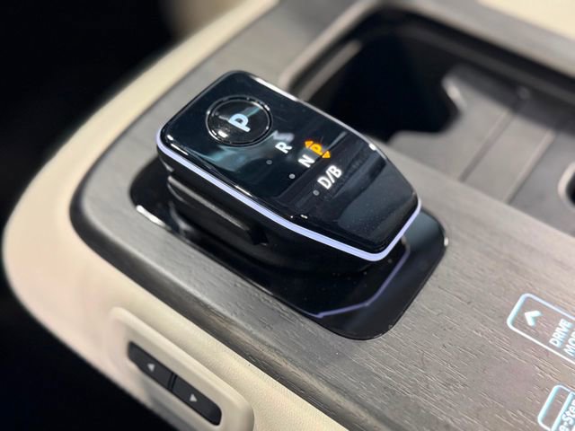 Used 2023 Nissan Ariya AWD image 34