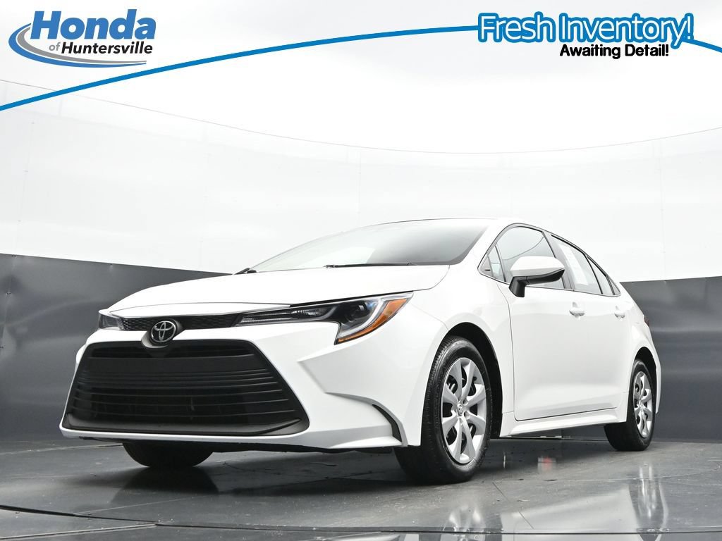 Used 2025 Toyota Corolla LE w/ Convenience Package FWD image 31
