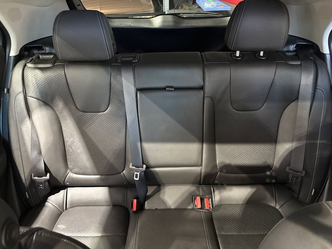 Used 2023 Buick Encore GX Essence w/ Experience Buick Package AWD/4WD image 16