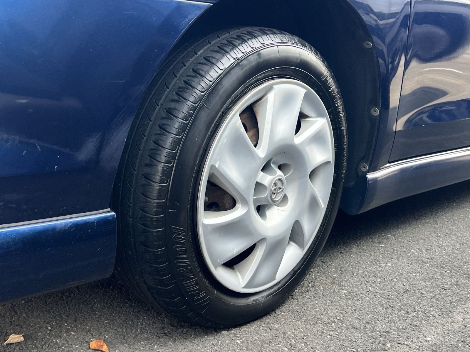 Used 2004 Toyota Matrix XR FWD image 8