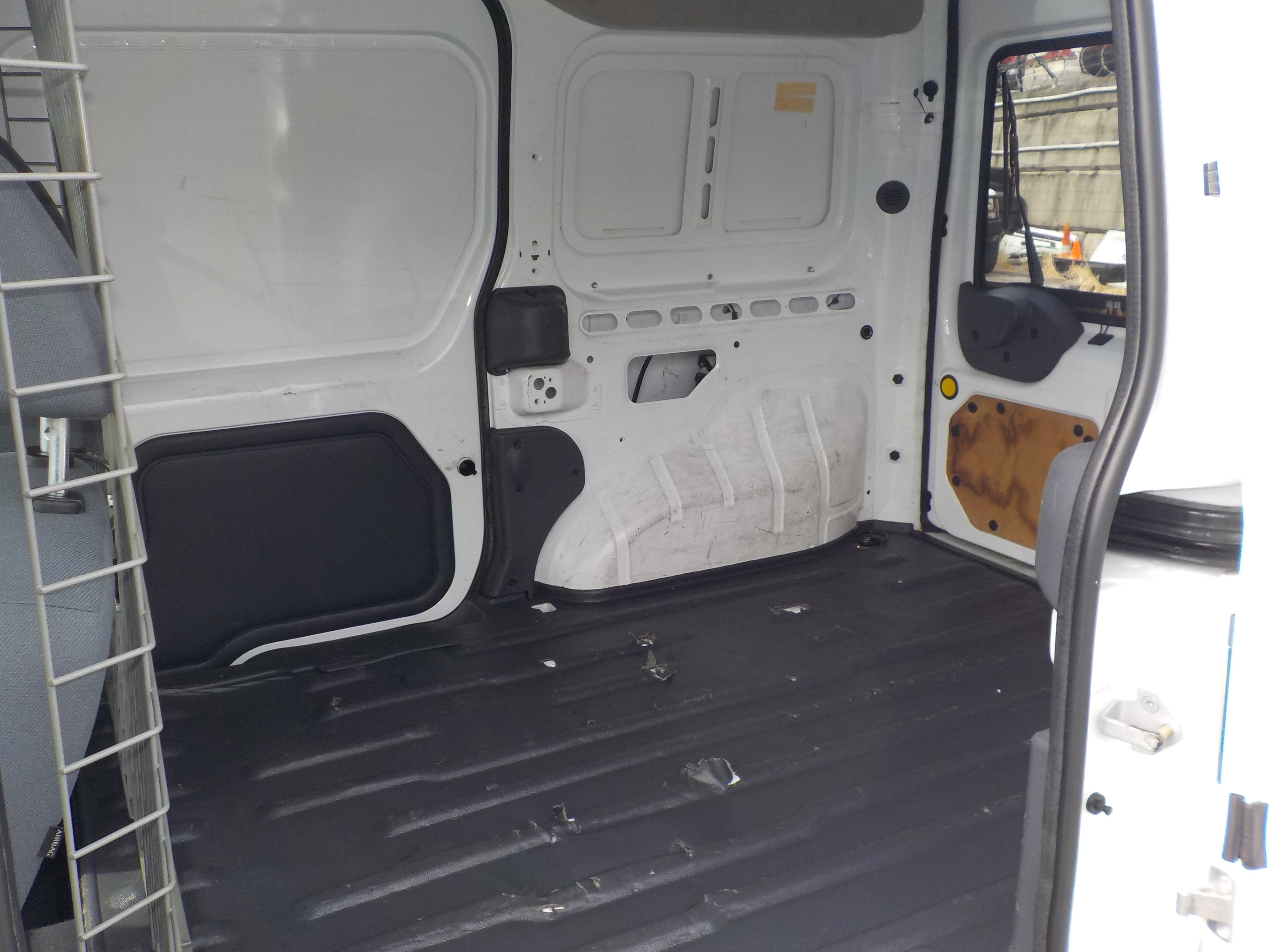 Used 2011 Ford Transit Connect XLT FWD image 18