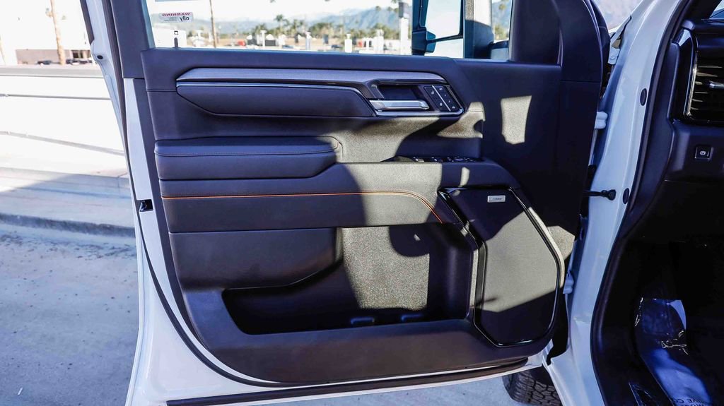 Used 2025 GMC Sierra 2500 AT4 image 24