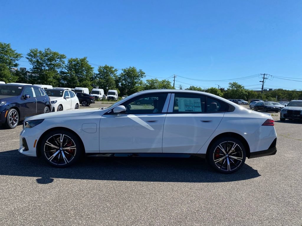 New 2027 BMW 550e xDrive AWD/4WD image 4