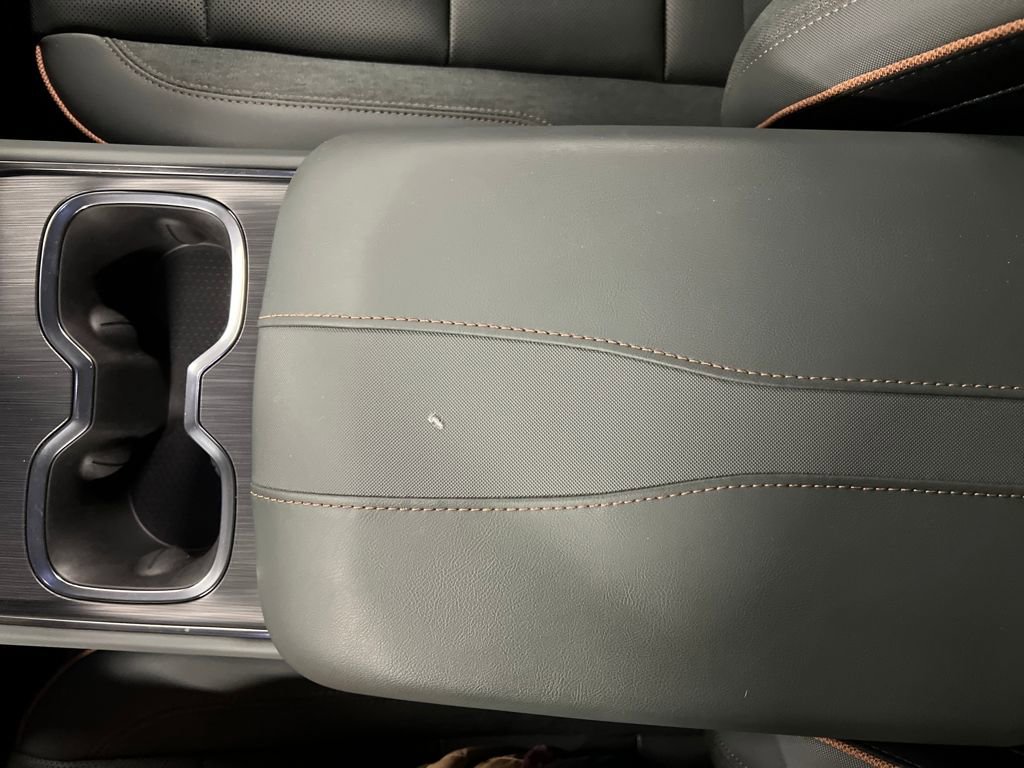 Certified 2025 GMC Acadia AT4 image 28