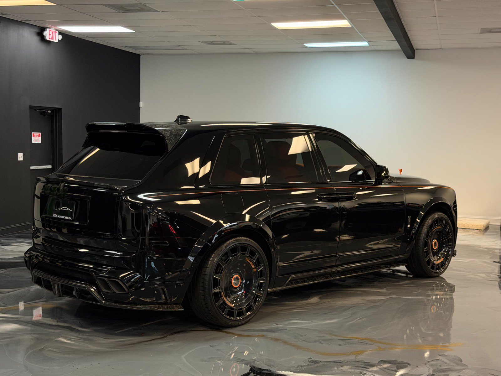 Used 2023 Rolls-Royce Cullinan AWD/4WD image 12