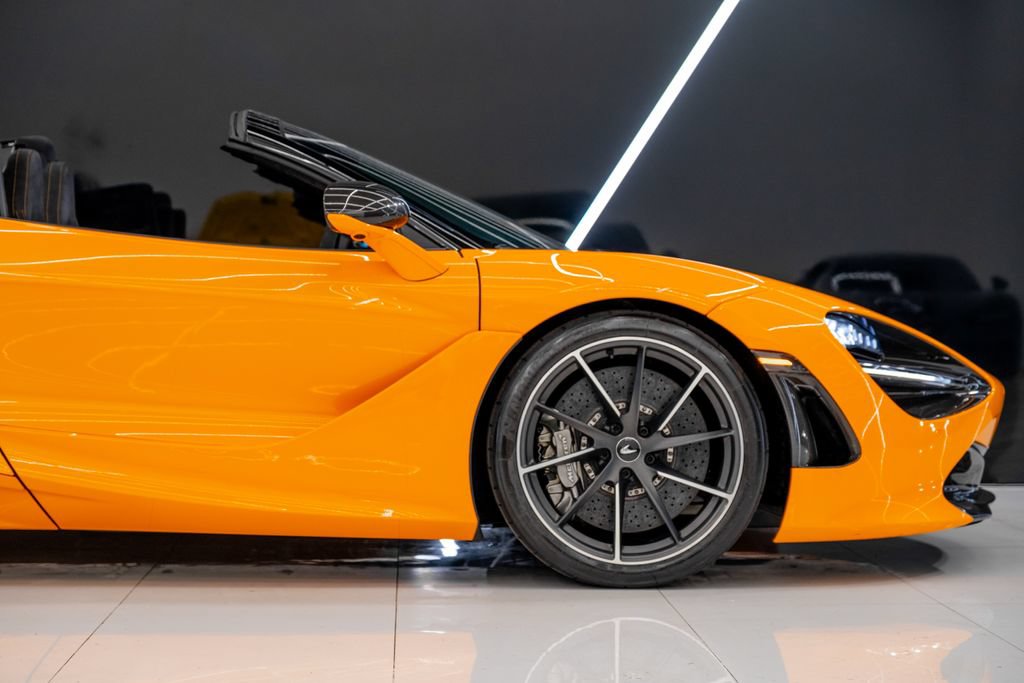 Used 2020 McLaren 720S Spider RWD image 28