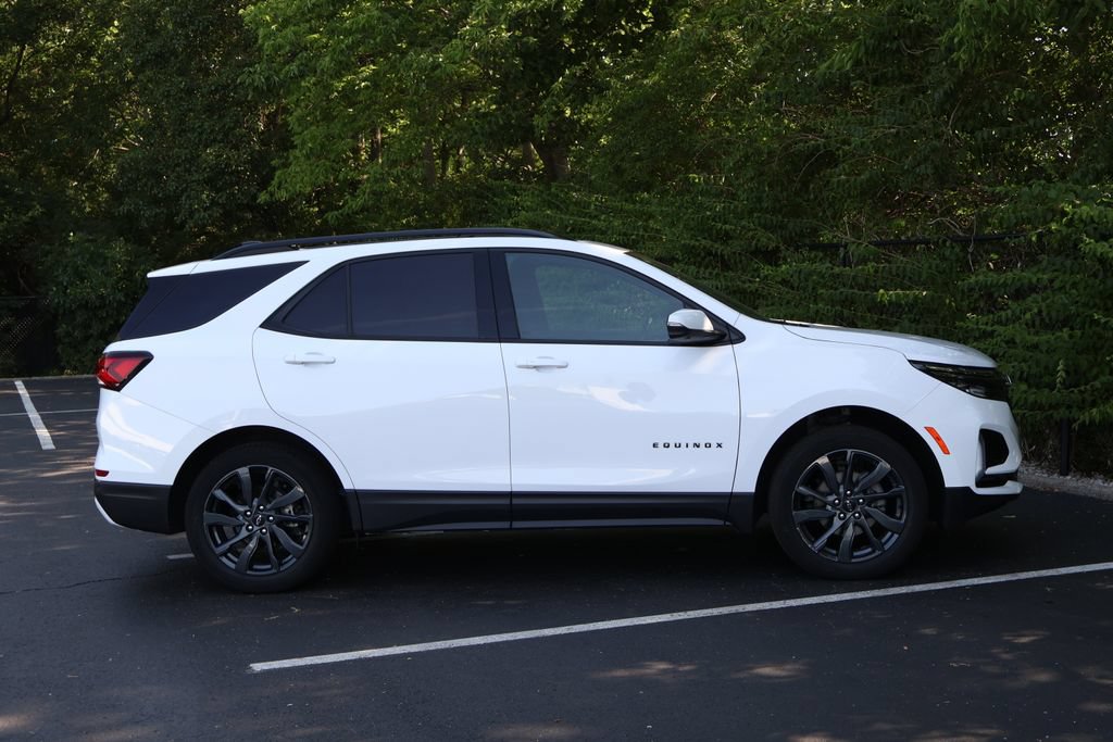Used 2023 Chevrolet Equinox RS w/ RS Leather Package AWD/4WD image 12