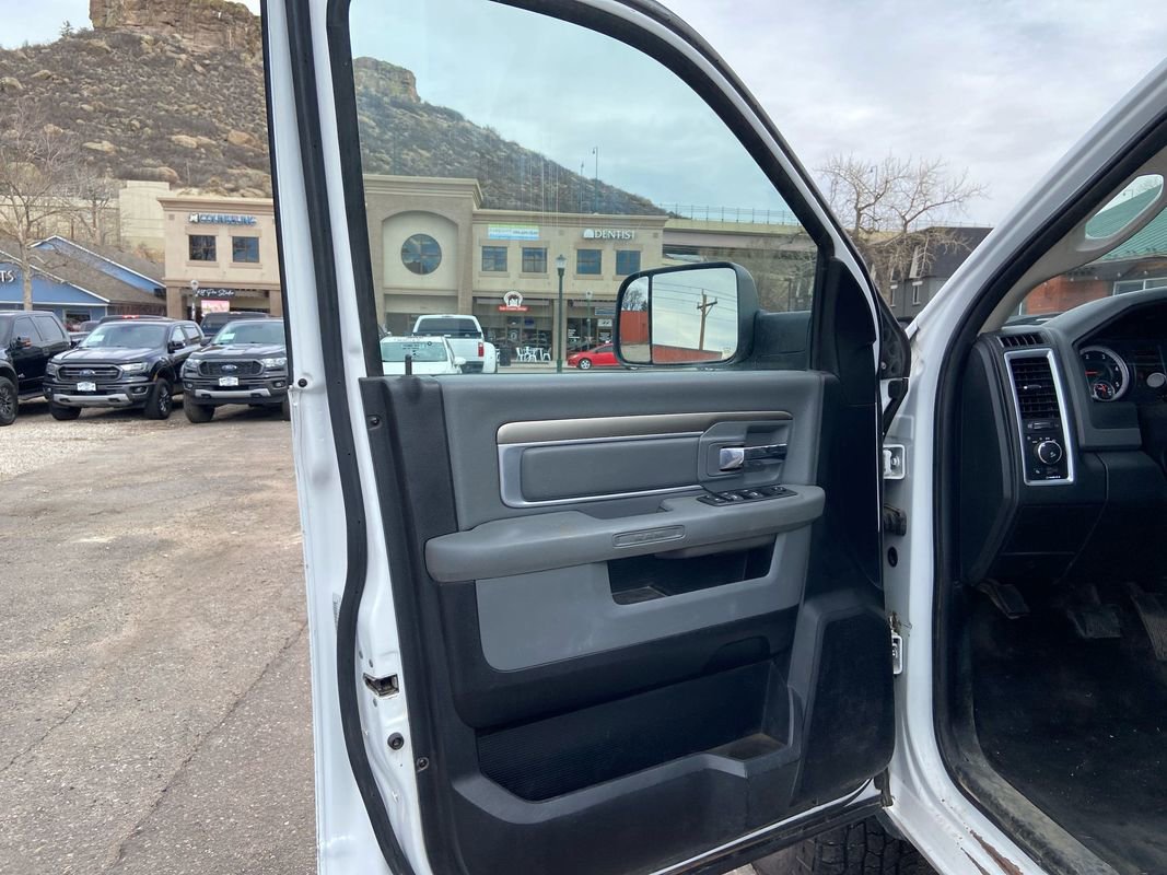 Used 2015 RAM 3500 SLT w/ Cold Weather Group image 17